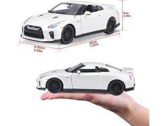 Bburago Plus Nissan GT-R 1:24 bílá metalíza