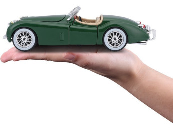 Bburago Jaguar XK 120 Roadster 1951 1:24 zelená