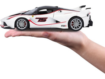 Bburago Ferrari FXX K 1:24 bílá