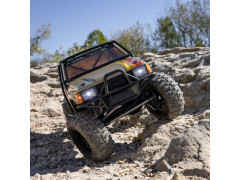 Axial SCX10 III Toyota SR5 1987 1:10 4WD RTR pískový