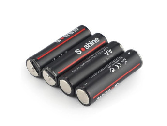 4x dobíjecí USB AA 1,5V baterie Soshine 4200mWh + USB kabel